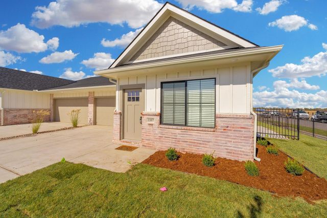 2407 S Taiga St, Goddard, KS 67052