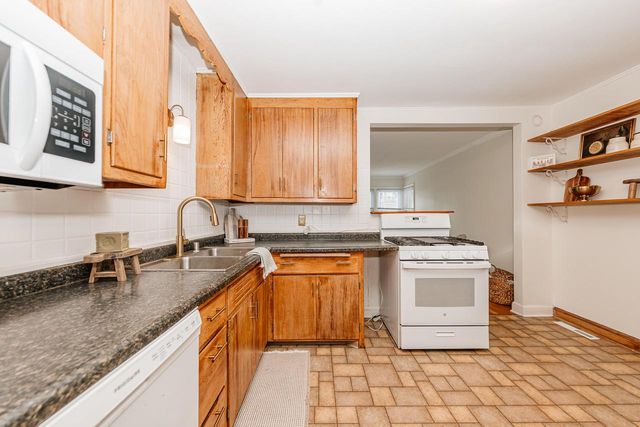 3269 N Oakland AVENUE, Milwaukee, WI 53211