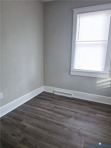 126 S 11th Ave, Hopewell, VA 23860