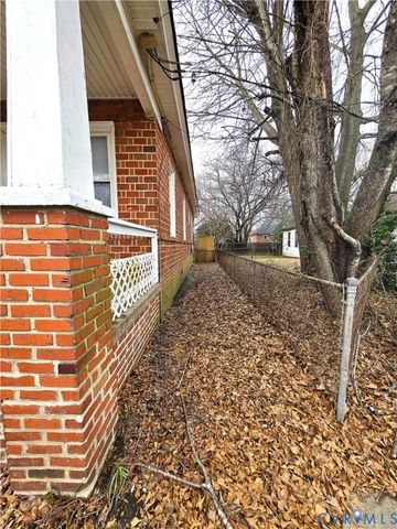 126 S 11th Ave, Hopewell, VA 23860