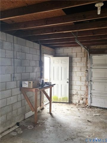 126 S 11th Ave, Hopewell, VA 23860