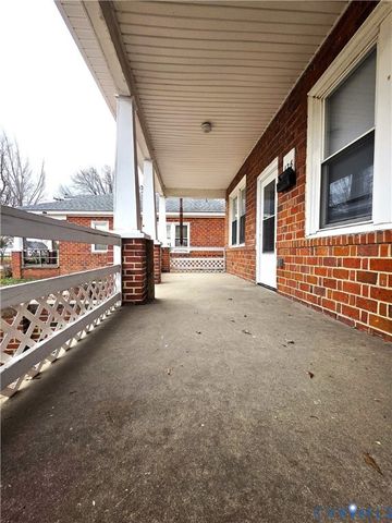 126 S 11th Ave, Hopewell, VA 23860