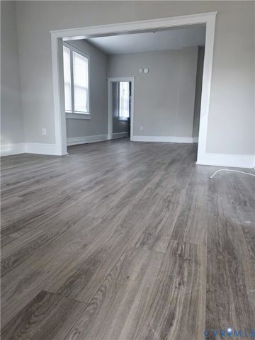 126 S 11th Ave, Hopewell, VA 23860