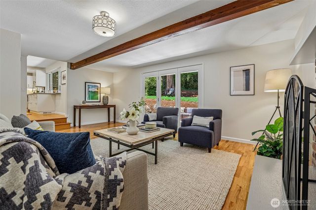 9116 SE 72nd Place, Mercer Island, WA 98040