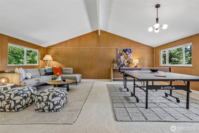 9116 SE 72nd Place, Mercer Island, WA 98040