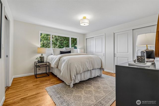9116 SE 72nd Place, Mercer Island, WA 98040
