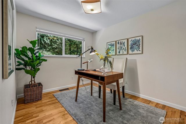 9116 SE 72nd Place, Mercer Island, WA 98040