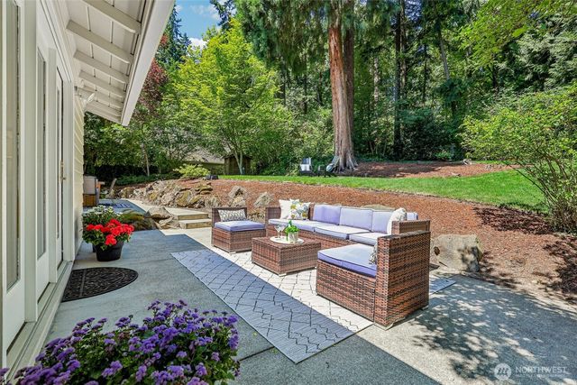 9116 SE 72nd Place, Mercer Island, WA 98040