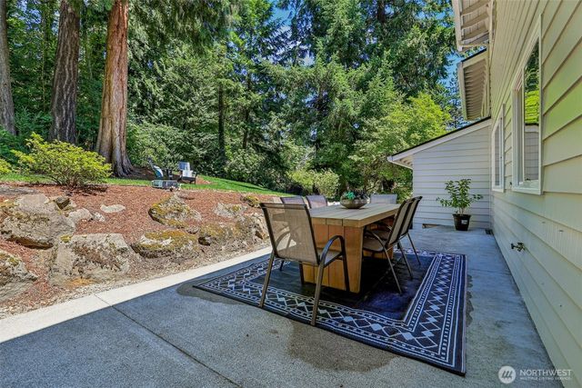 9116 SE 72nd Place, Mercer Island, WA 98040