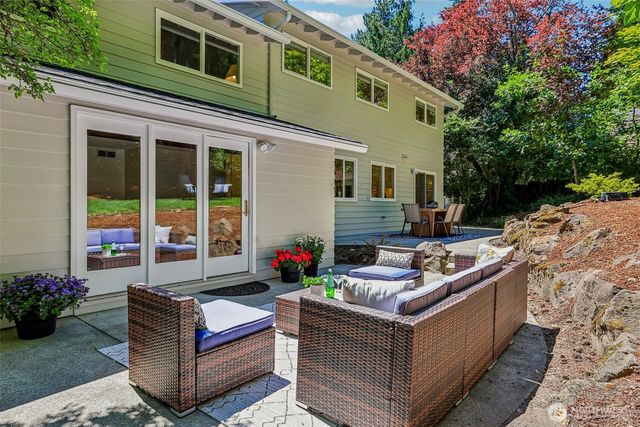 9116 SE 72nd Place, Mercer Island, WA 98040
