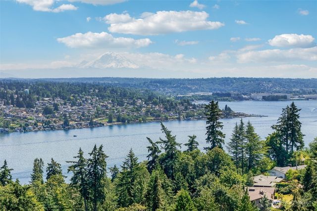 9116 SE 72nd Place, Mercer Island, WA 98040