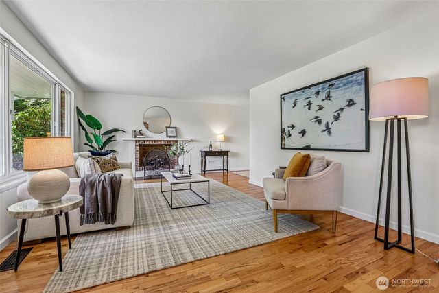 9116 SE 72nd Place, Mercer Island, WA 98040