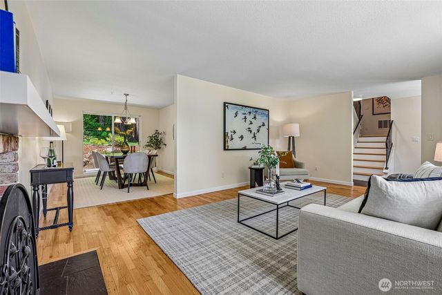 9116 SE 72nd Place, Mercer Island, WA 98040