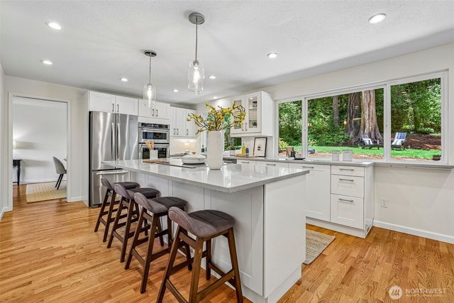 9116 SE 72nd Place, Mercer Island, WA 98040