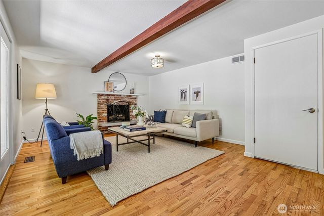 9116 SE 72nd Place, Mercer Island, WA 98040