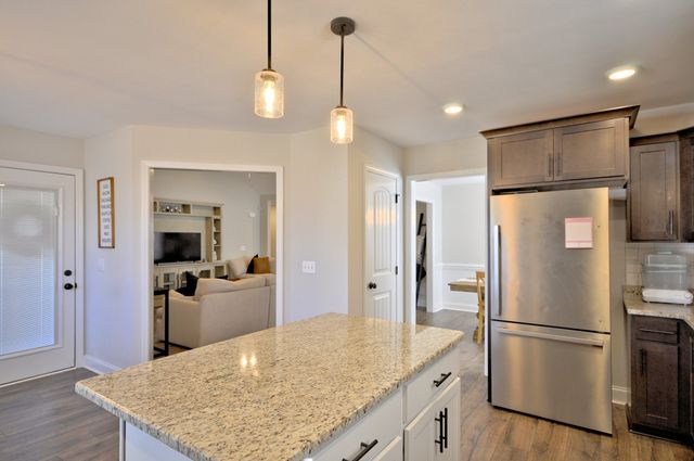 500 Macy Lynn Dr, Clarksville, TN 37042