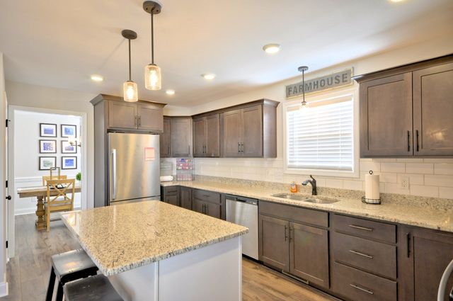 500 Macy Lynn Dr, Clarksville, TN 37042