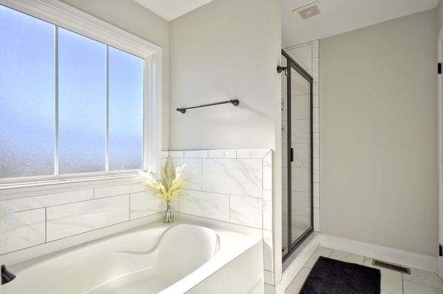 500 Macy Lynn Dr, Clarksville, TN 37042