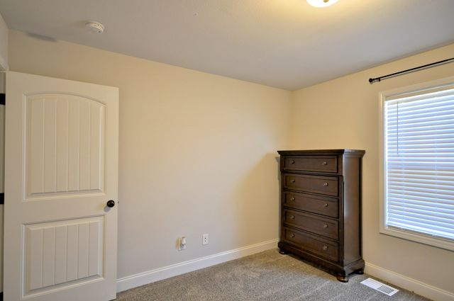 500 Macy Lynn Dr, Clarksville, TN 37042