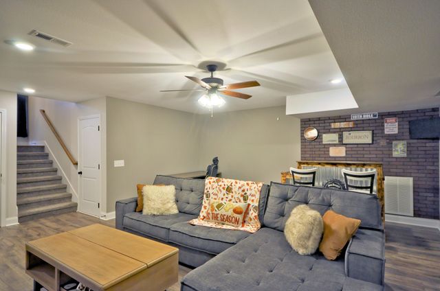 500 Macy Lynn Dr, Clarksville, TN 37042