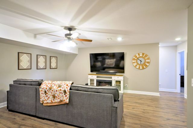 500 Macy Lynn Dr, Clarksville, TN 37042