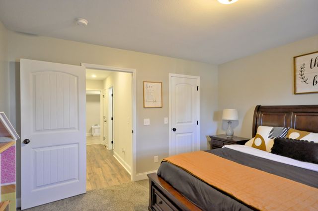 500 Macy Lynn Dr, Clarksville, TN 37042