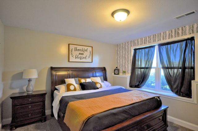 500 Macy Lynn Dr, Clarksville, TN 37042