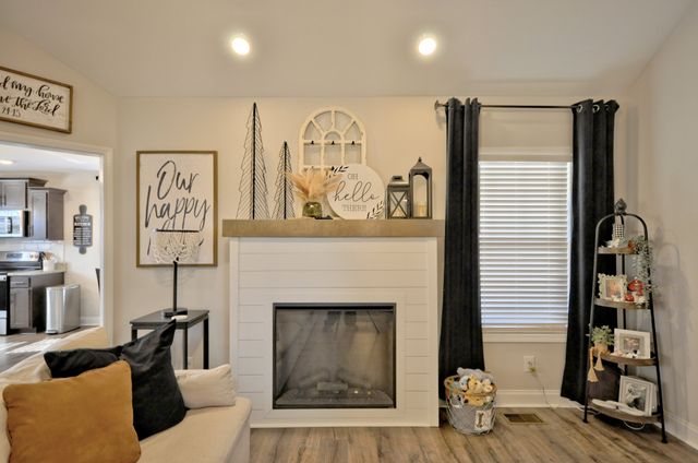 500 Macy Lynn Dr, Clarksville, TN 37042