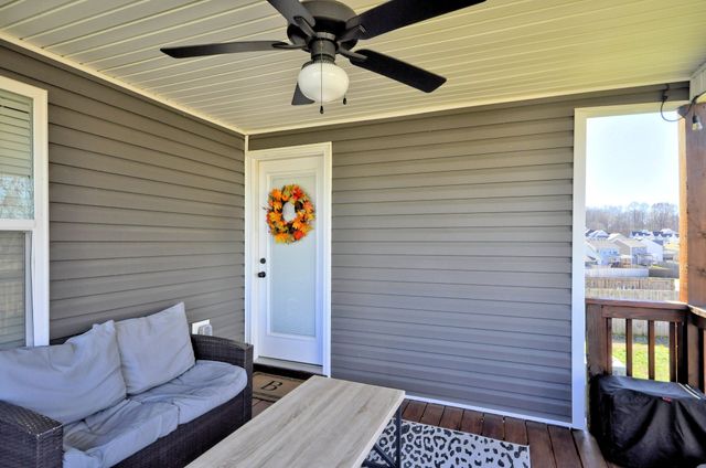 500 Macy Lynn Dr, Clarksville, TN 37042