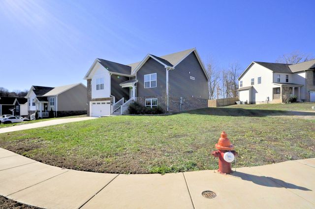 500 Macy Lynn Dr, Clarksville, TN 37042