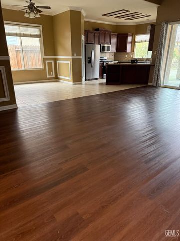 2802 Silver Shore Lane, Bakersfield, CA 93313