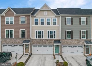 131 BURKWOOD TER, Lake Frederick, VA 22630