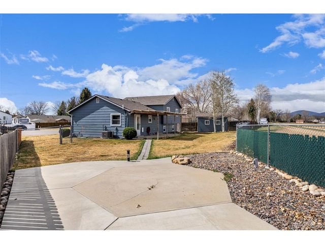 3420 Red Maple Ct, Loveland, CO 80538