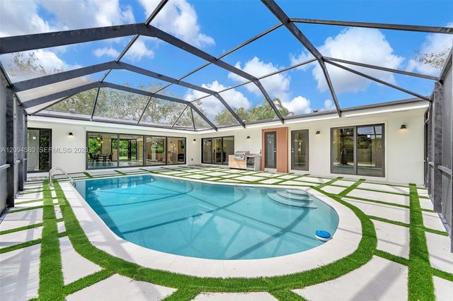 15471 SW 83rd Avenue, Palmetto Bay, FL 33157