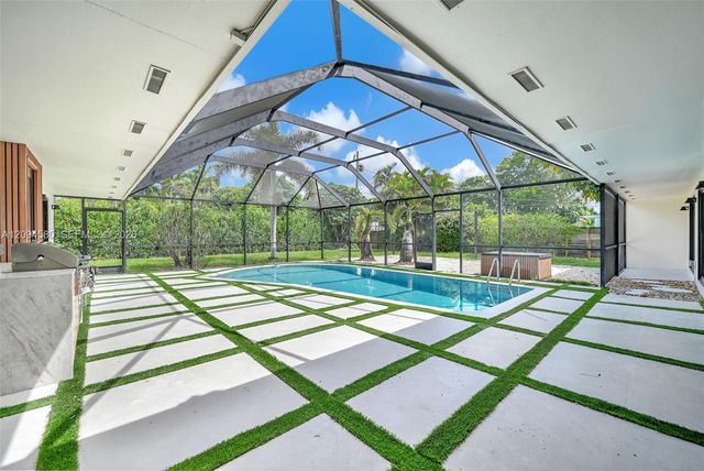 15471 SW 83rd Avenue, Palmetto Bay, FL 33157