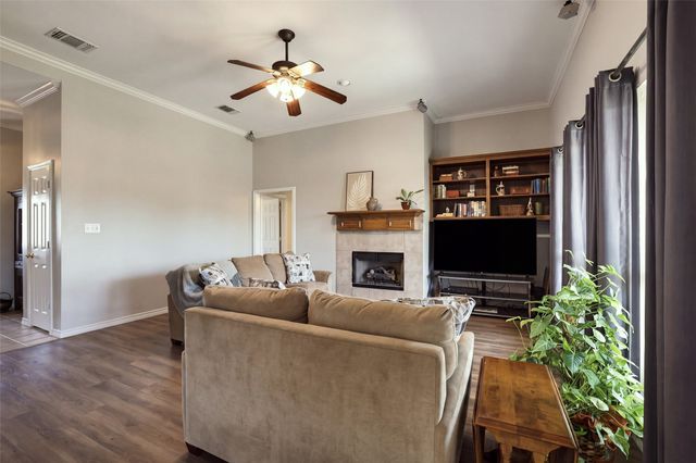 445 County Road 4444, Trenton, TX 75490