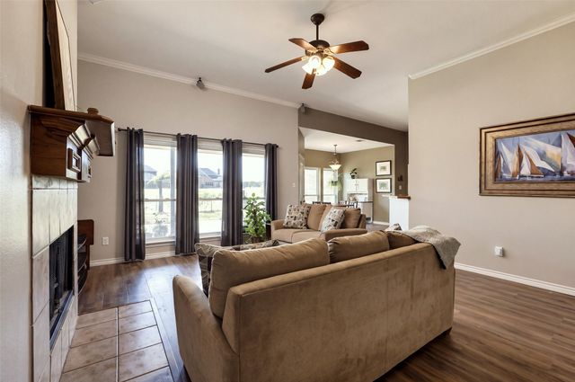 445 County Road 4444, Trenton, TX 75490