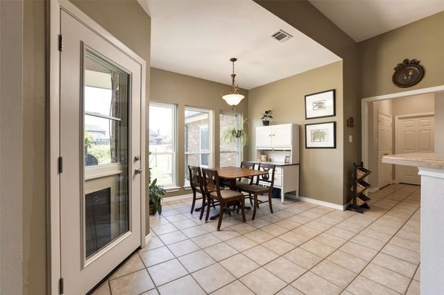 445 County Road 4444, Trenton, TX 75490