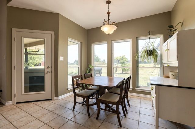 445 County Road 4444, Trenton, TX 75490