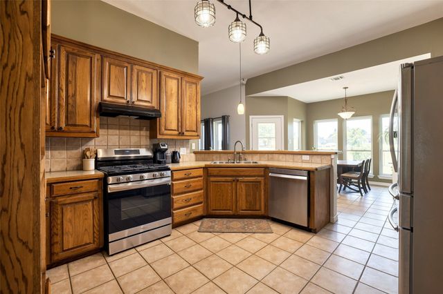 445 County Road 4444, Trenton, TX 75490