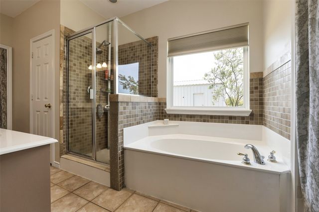 445 County Road 4444, Trenton, TX 75490