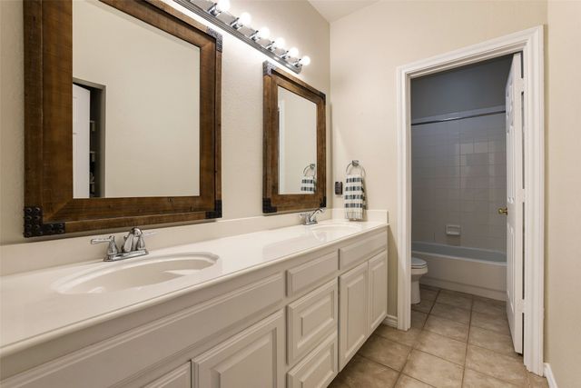 445 County Road 4444, Trenton, TX 75490