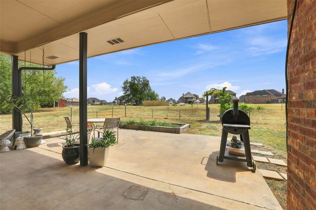 445 County Road 4444, Trenton, TX 75490