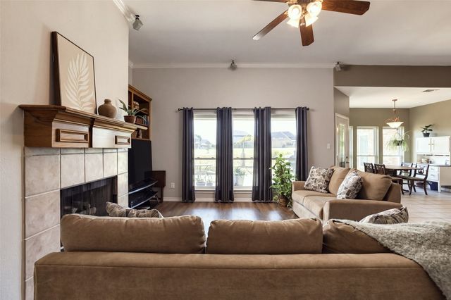 445 County Road 4444, Trenton, TX 75490