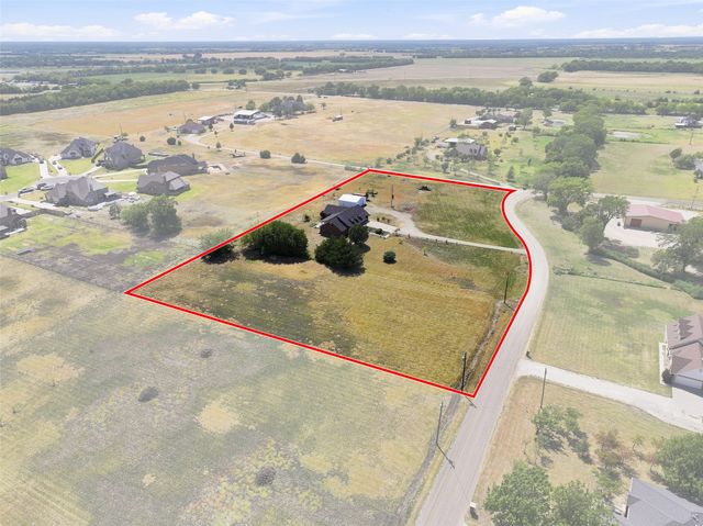 445 County Road 4444, Trenton, TX 75490
