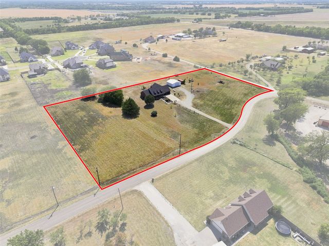 445 County Road 4444, Trenton, TX 75490