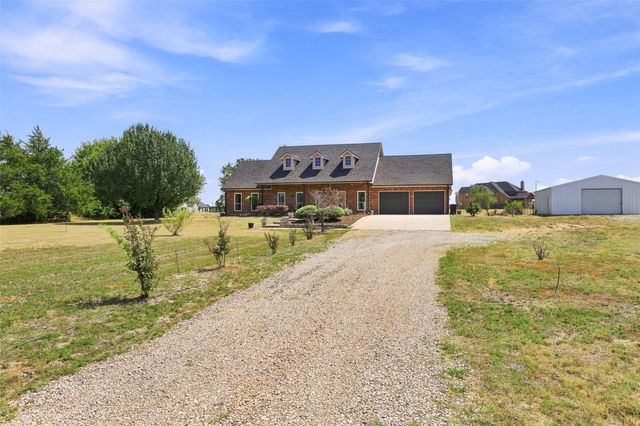 445 County Road 4444, Trenton, TX 75490