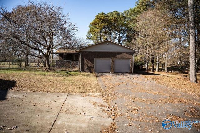 379 County Road 246, Geraldine, AL 35974