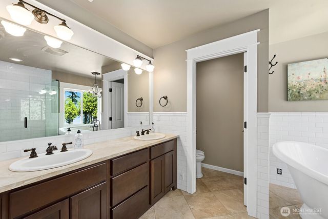 18811 53rd Street Ct E, Lake Tapps, WA 98391