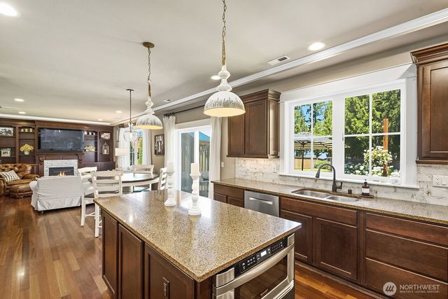 18811 53rd Street Ct E, Lake Tapps, WA 98391